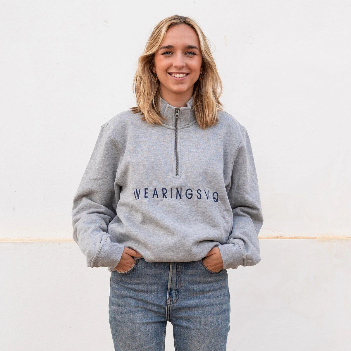 half-zip-sweatshirt-gris-modelo-2-wearingsvq-4