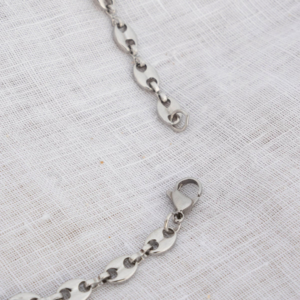 Cadena nudos de barco y cruz