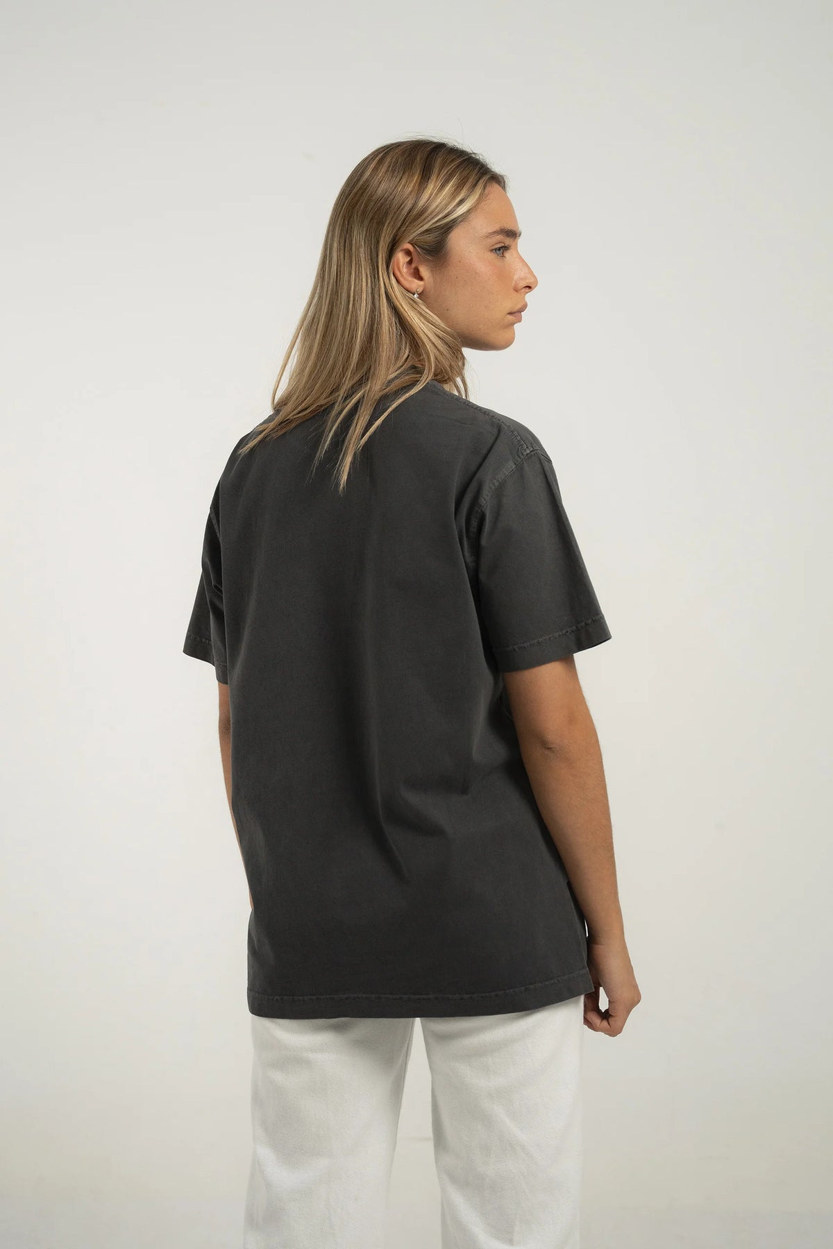 TEE-GRAFITO-CHICA-1-WEARINGSVQ