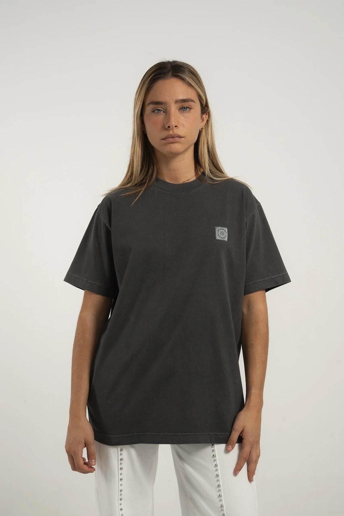 TEE-GRAFITO-CHICA-2-WEARINGSVQ