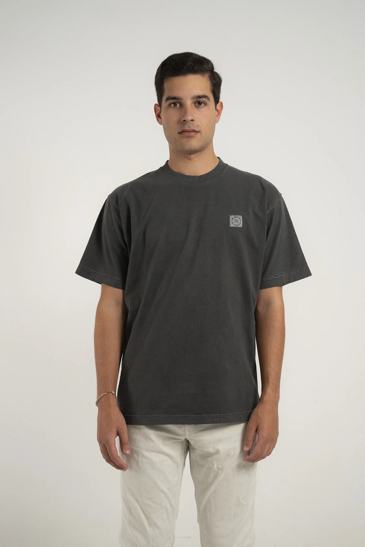 TEE-GRAFITO-CHICO-3-WEARINGSVQ