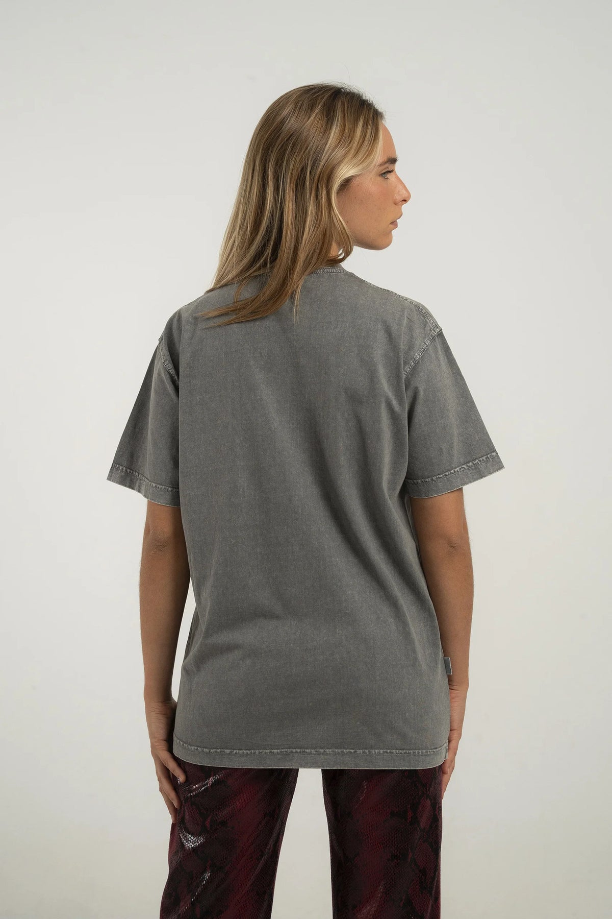 TEE-GRIS-CHICA-1-WEARINGSVQ