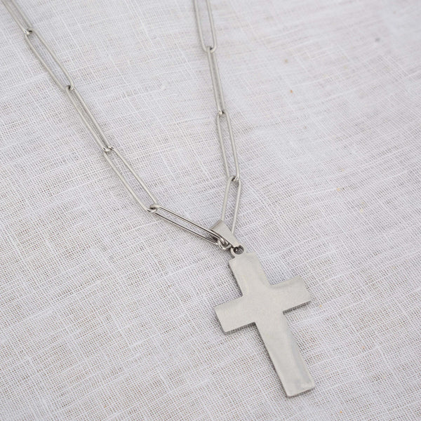 Cadena de eslabones y cruz