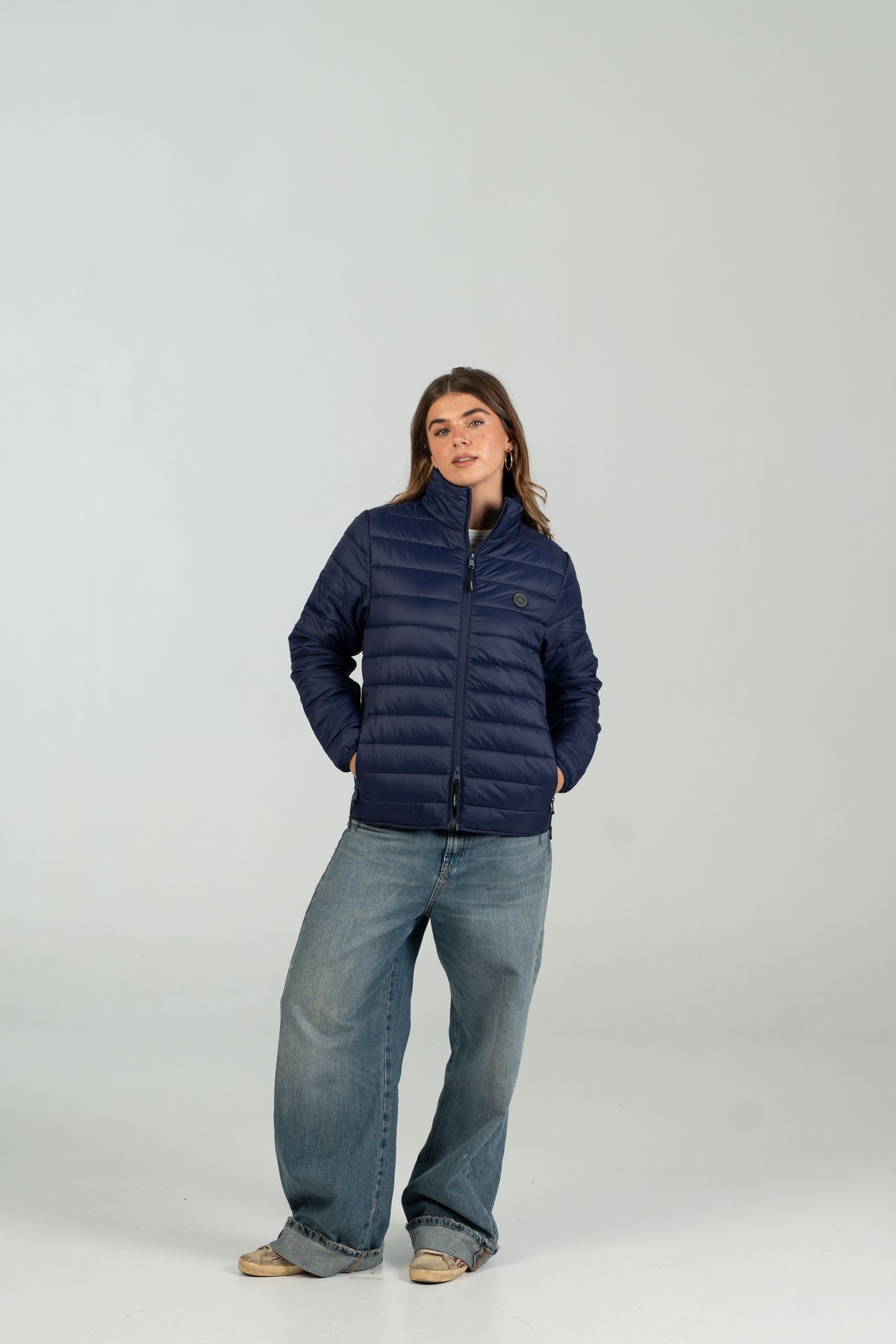 Chaquetón acolchado WEARINGSVQ azul para chica – vista frontal