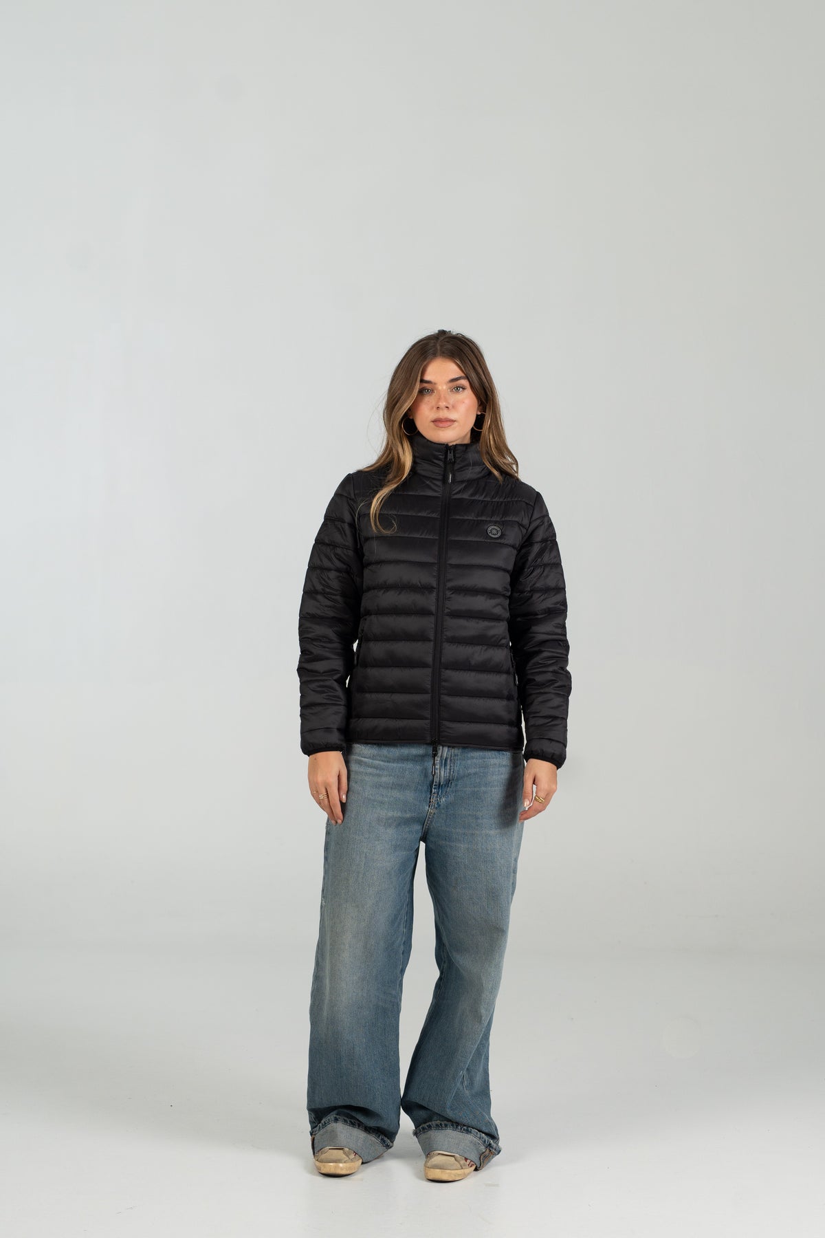 Chaquetón acolchado WEARINGSVQ negro para chica – vista frontal