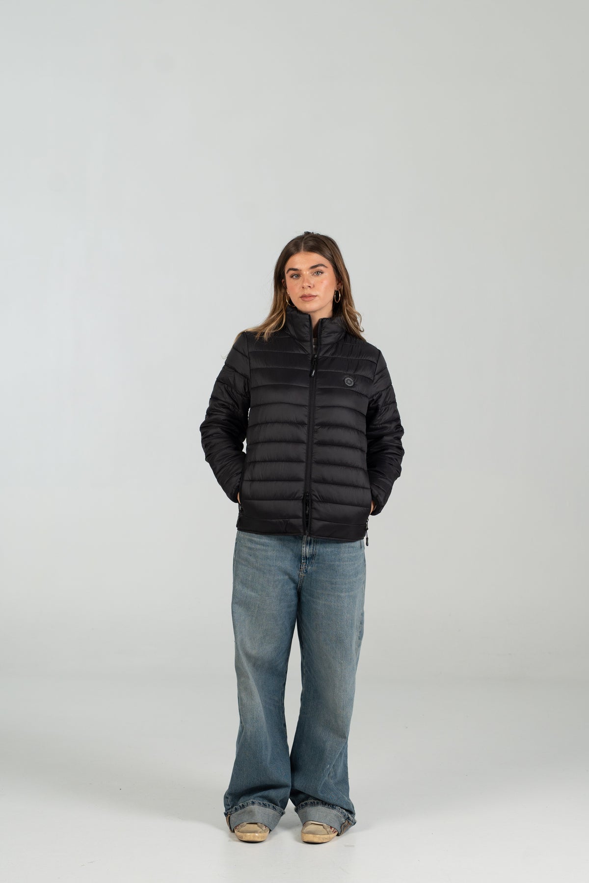 Chaquetón acolchado WEARINGSVQ negro para chica – vista frontal (detalle)