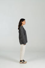 Long sleeve cargo WEARINGSVQ grafito para chica – vista lateral