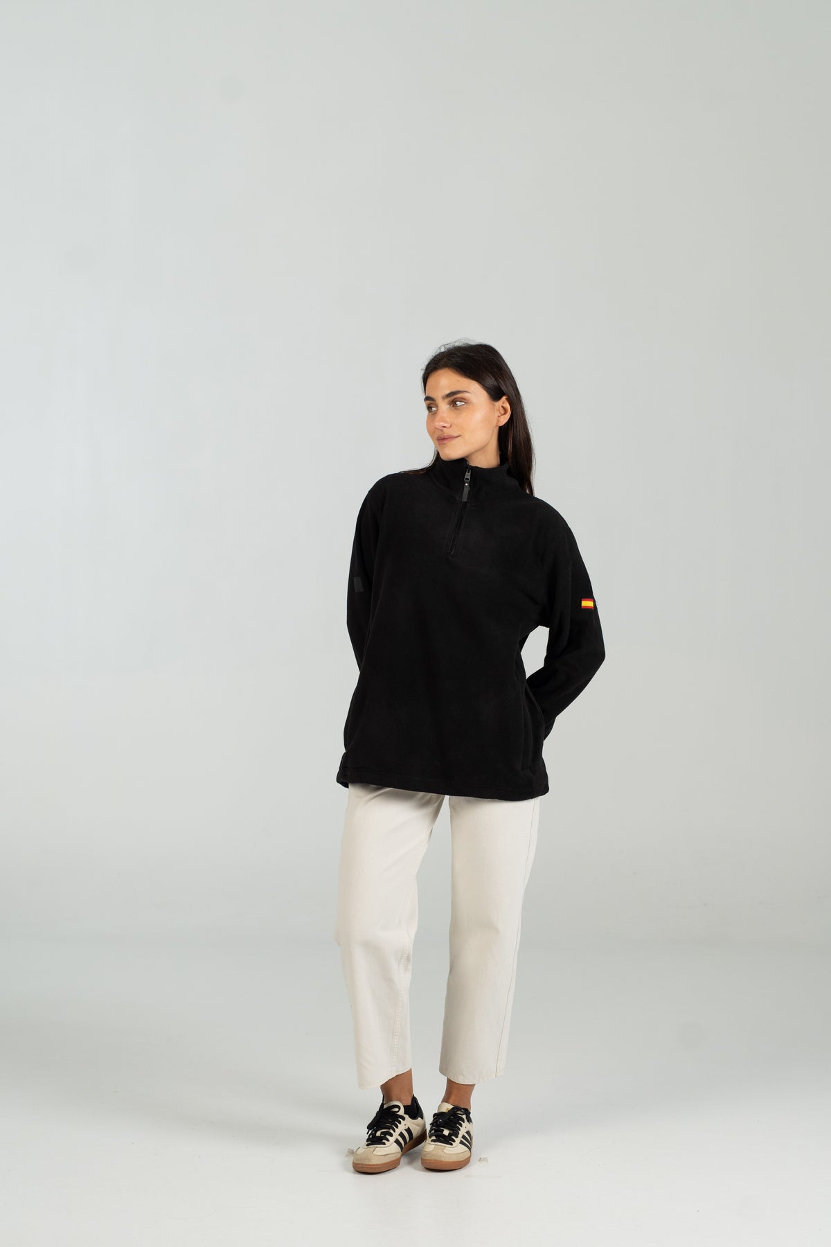 Polar half zip WEARINGSVQ negro para chica – vista frontal