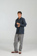 Polo cargo WEARINGSVQ azul para chico – modelo en uso