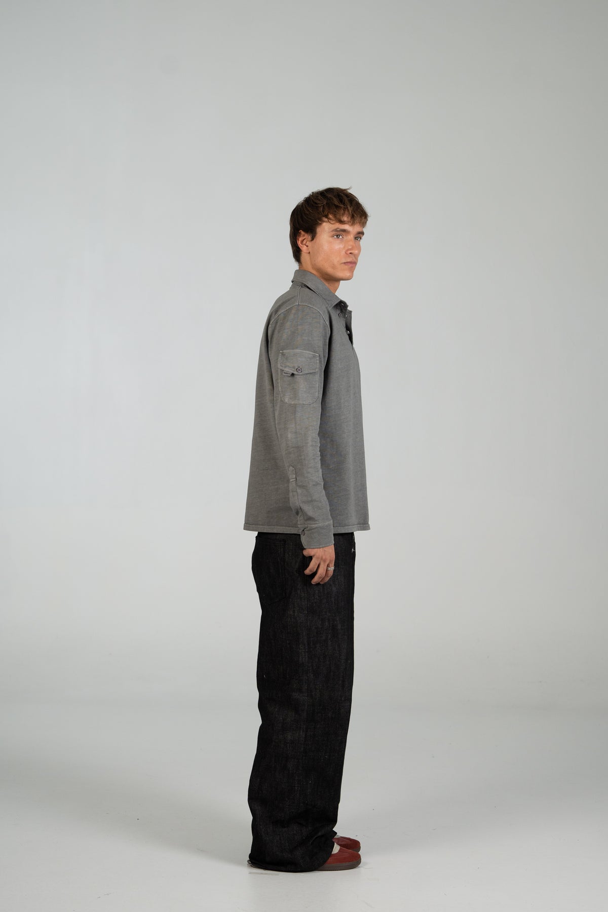 Polo cargo WEARINGSVQ gris para chico – vista lateral